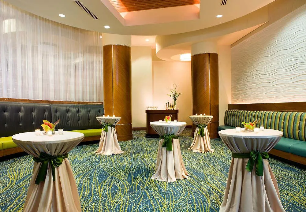 Отель Springhill Suites By Marriott Las Vegas Convention Center