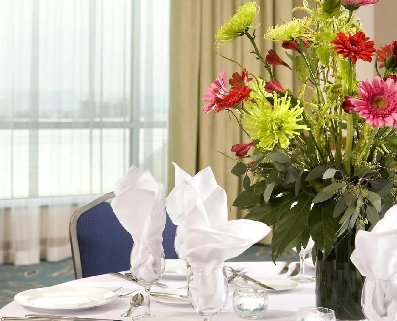 Отель Springhill Suites By Marriott Las Vegas Convention Center