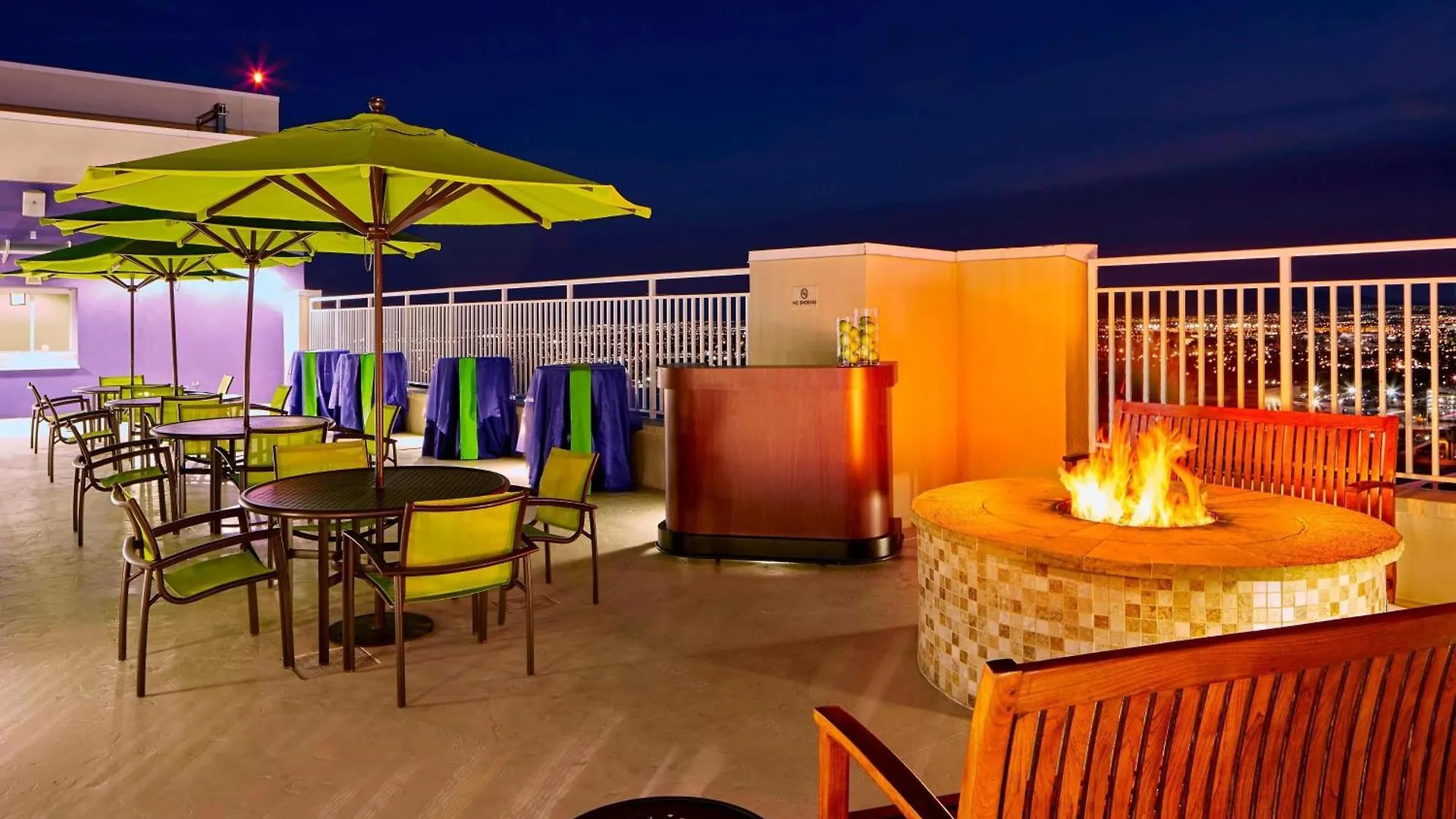 Springhill Suites By Marriott Las Vegas Convention Center
